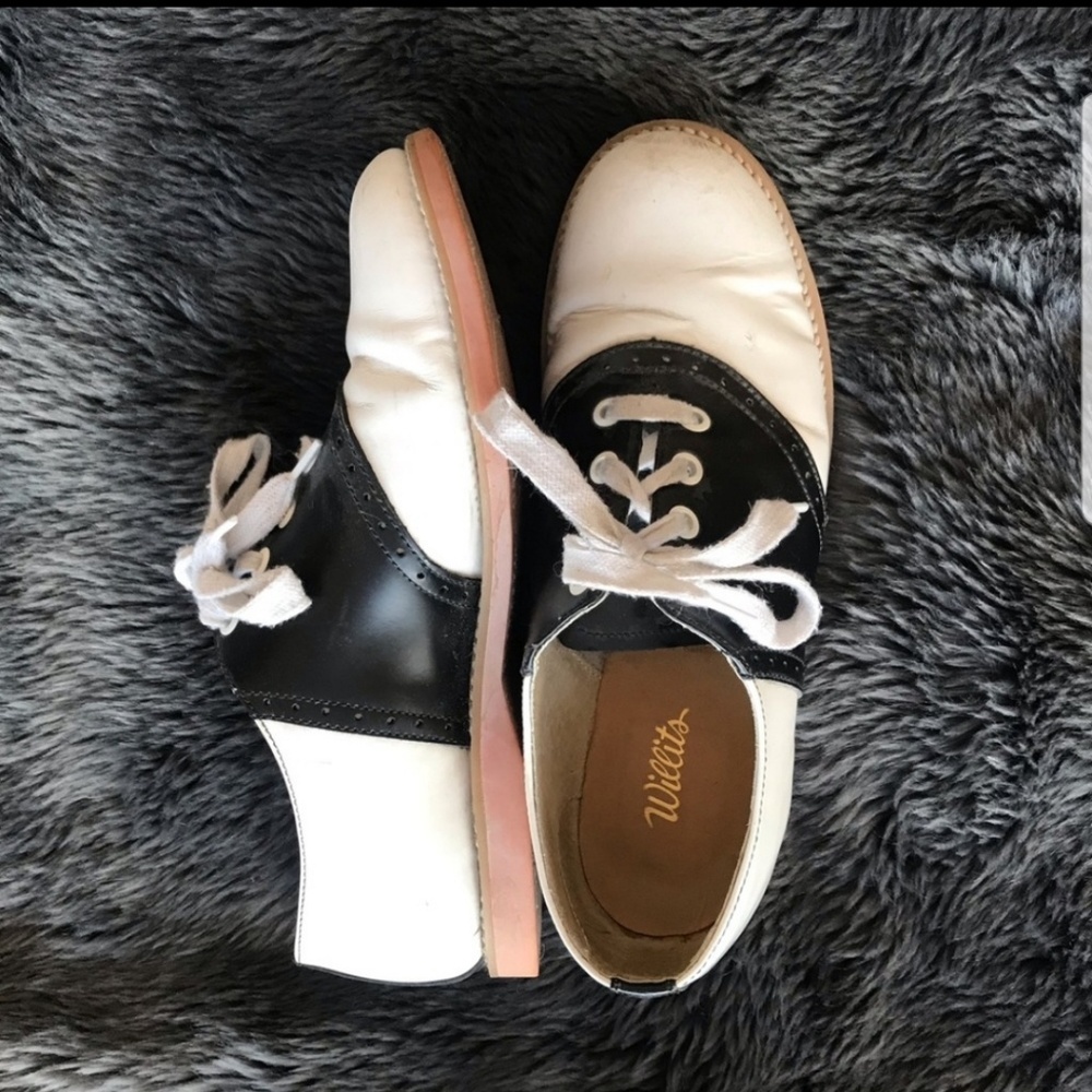 Willets saddle shoes 7.5